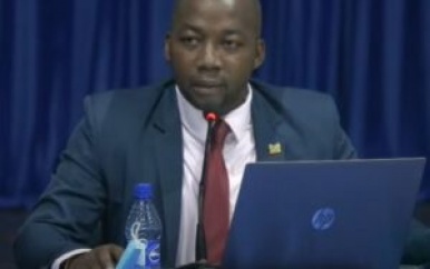 Minister Abiamofo roept bewoners Galibi op om zich te laten vaccineren