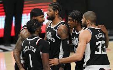 Clippers door fraaie comeback voor eerste keer naar finale Western Conference