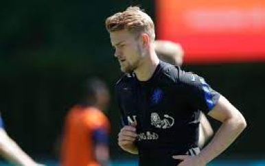 De Ligt sluit vijf dagen voor eerste EK-duel weer aan bij training Oranje