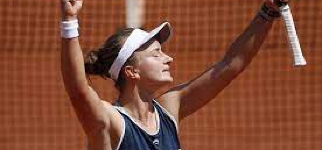 Krejcikova beleeft mooie primeur op Roland Garros, Osaka trekt zich na rel terug voor Berlijn