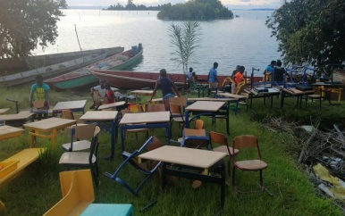 OS Lebidoti krijgt schoolmeubilair gedoneerd