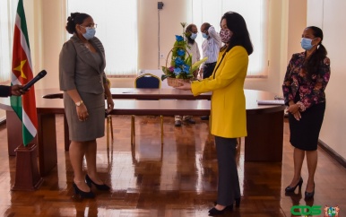 Mr. Moïra Breidel plaatsvervangend secretaris Constitutioneel Hof