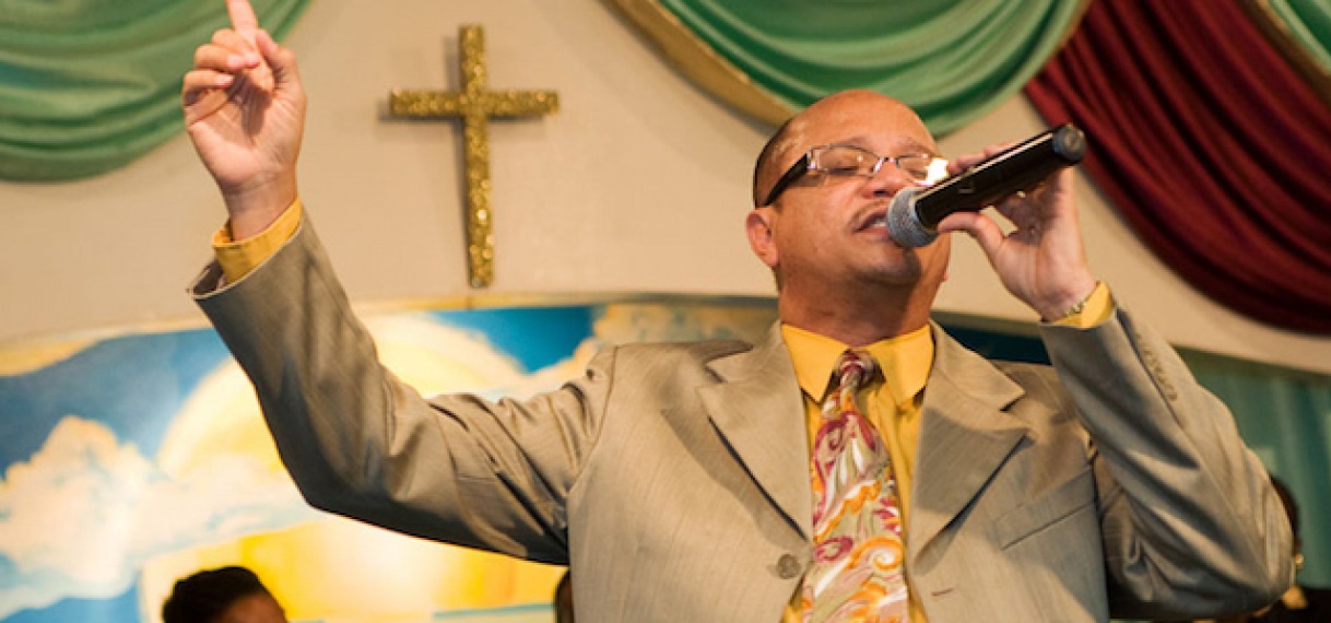 Gods Bazuin niet eens met Covid-sneltesten voor aanvang kerkdiensten