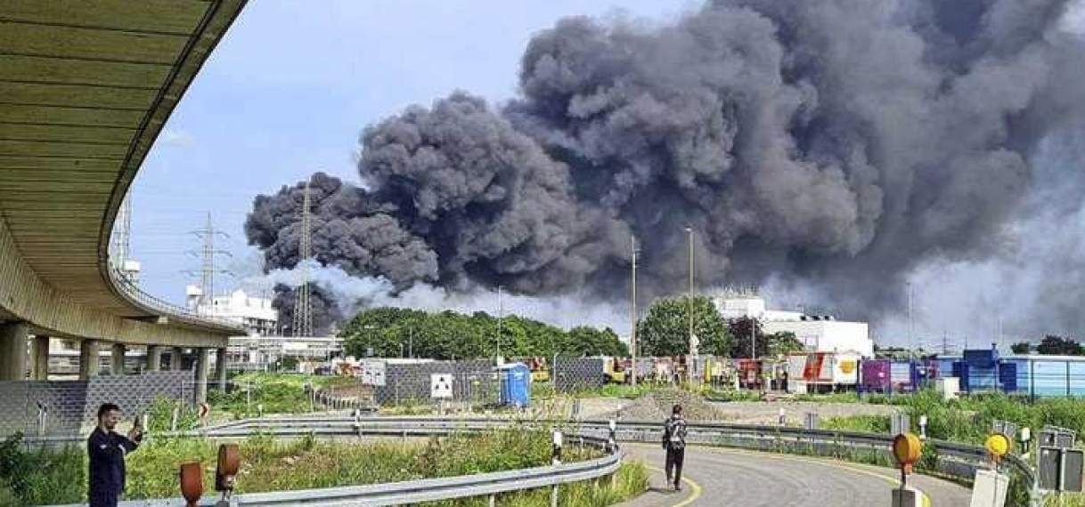 Dode en gewonden na zware explosie bij fabriek in Duitse stad Leverkusen