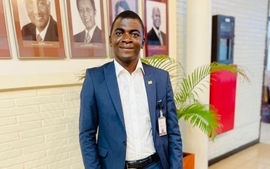 MENTALITEITS-OMBUIGING BIJ VERKEERS-DEELNEMERS IS DRINGEND NODIG