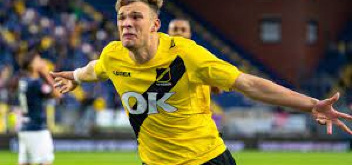 Van Hooijdonk kiest na transfervrij vertrek bij NAC voor Bologna