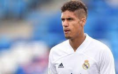 Manchester United bereikt akkoord met Real Madrid over transfer Varane