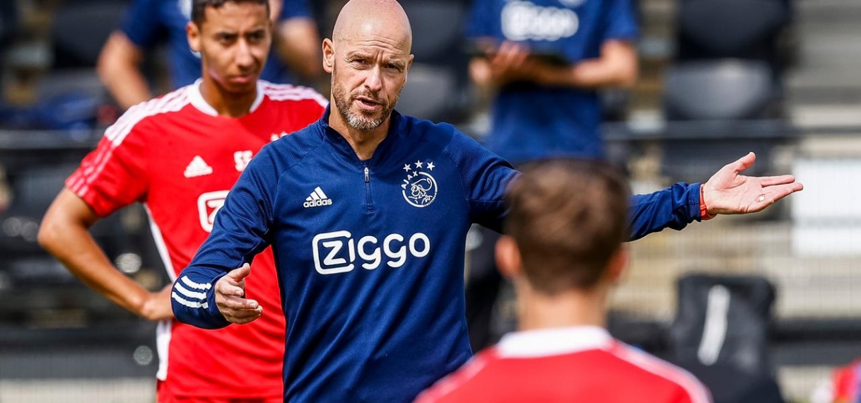 Ten Hag hoopt op Van Gaal bij Oranje: ‘Belangrijk voor Nederlands voetbal’