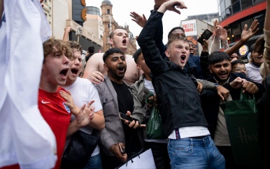 UEFA stopt kaartverkoop voor Britse fans uit angst voor negeren coronaregels