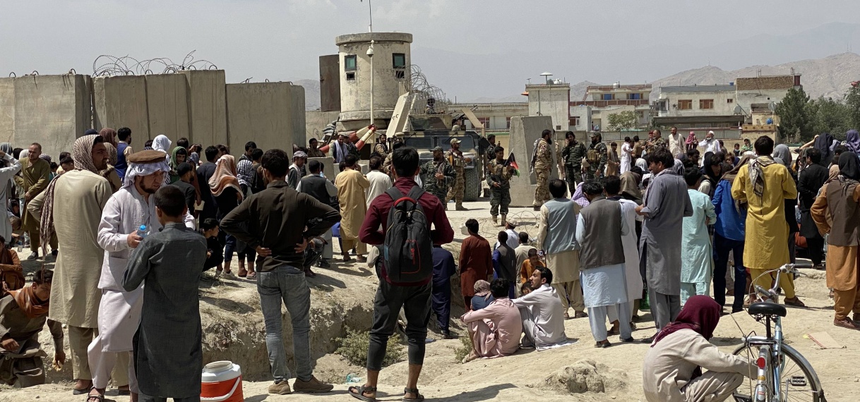 Taliban willen evacuatie Afghanen stoppen, buitenlanders krijgen week