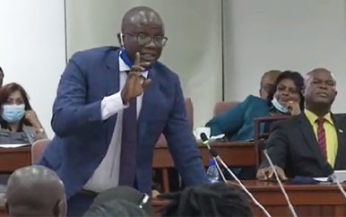 EBU JONES: “MET DE DOOD BEDREIGDE DOUANIERS KRIJGEN NOG GEEN BESCHERMING”