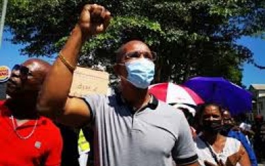 ABOP/DNA-lid Edward Belfort : “Regering moet aftreden”