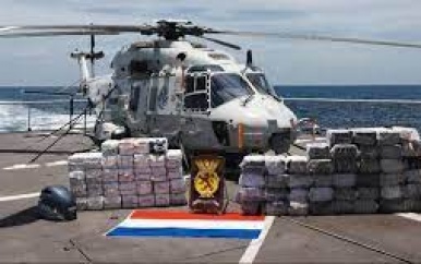 Marine onderschept meer dan 2.160 kilo cocaïne in Caribisch gebied