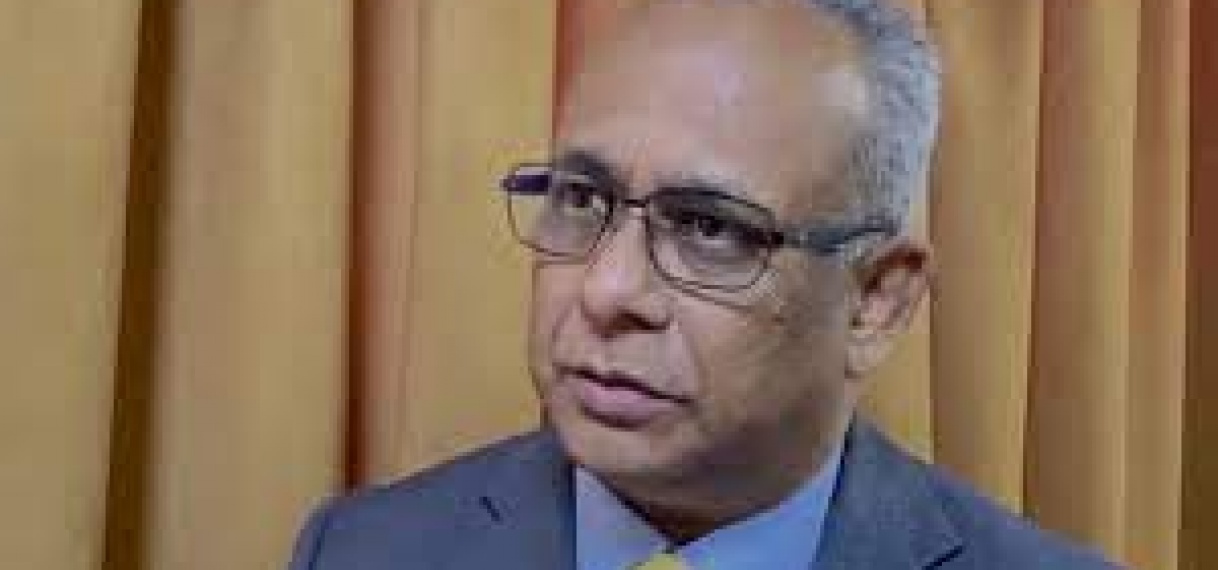 Minister Ramdin: ”Geen vluchten van en naar Haïti toegestaan”