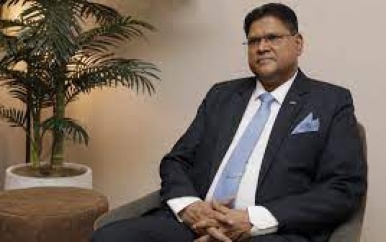 President Santokhi:  Binnen 4 weken besluit over brug Corantijnrivier