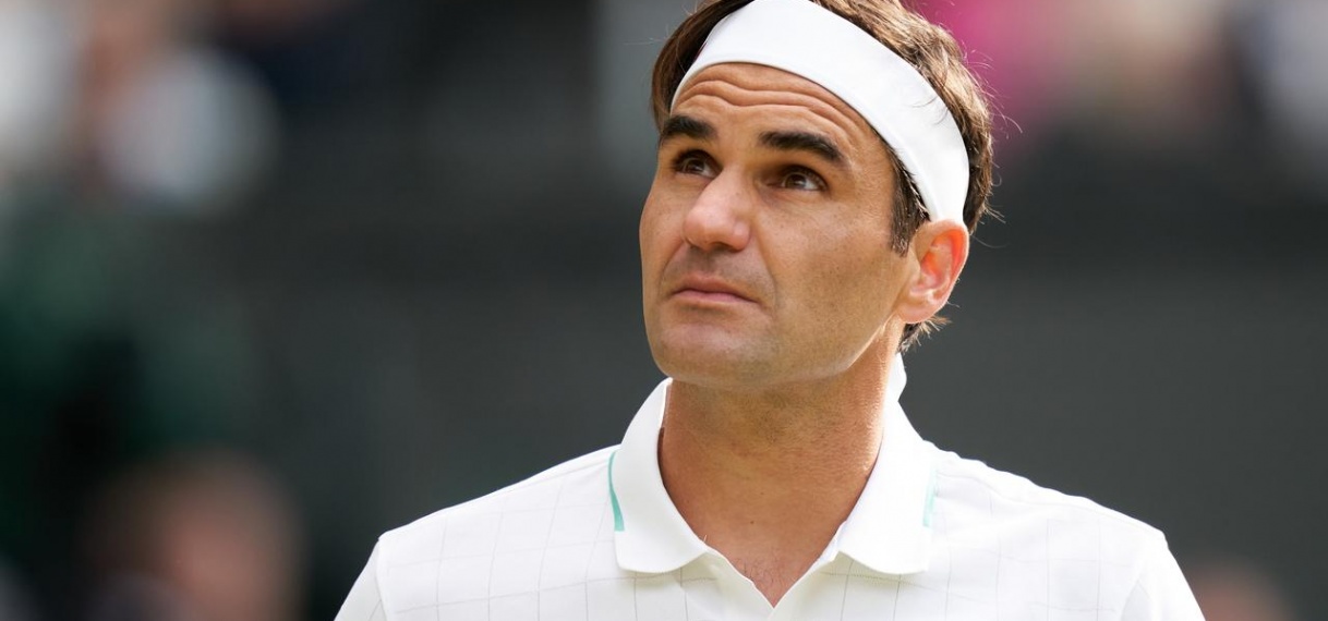 Federer laat zich opnieuw opereren aan knie en vreest voor einde van carrière