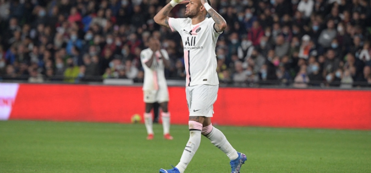 Neymar furieus na gele kaart voor dribbel: ‘Het einde van Joga Bonito’