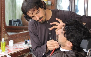 Nieuwe regels taliban: Afghaanse barbiers mogen geen baarden meer trimmen