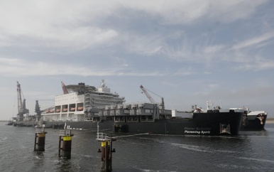 President Santokhi bezoekt Rotterdamse haven