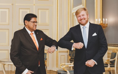 President Santokhi maakt opwachting bij koning Alexander en premier Rutte