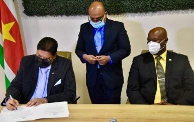 President Santokhi in de startblokken voor werkbezoek aan Nederland