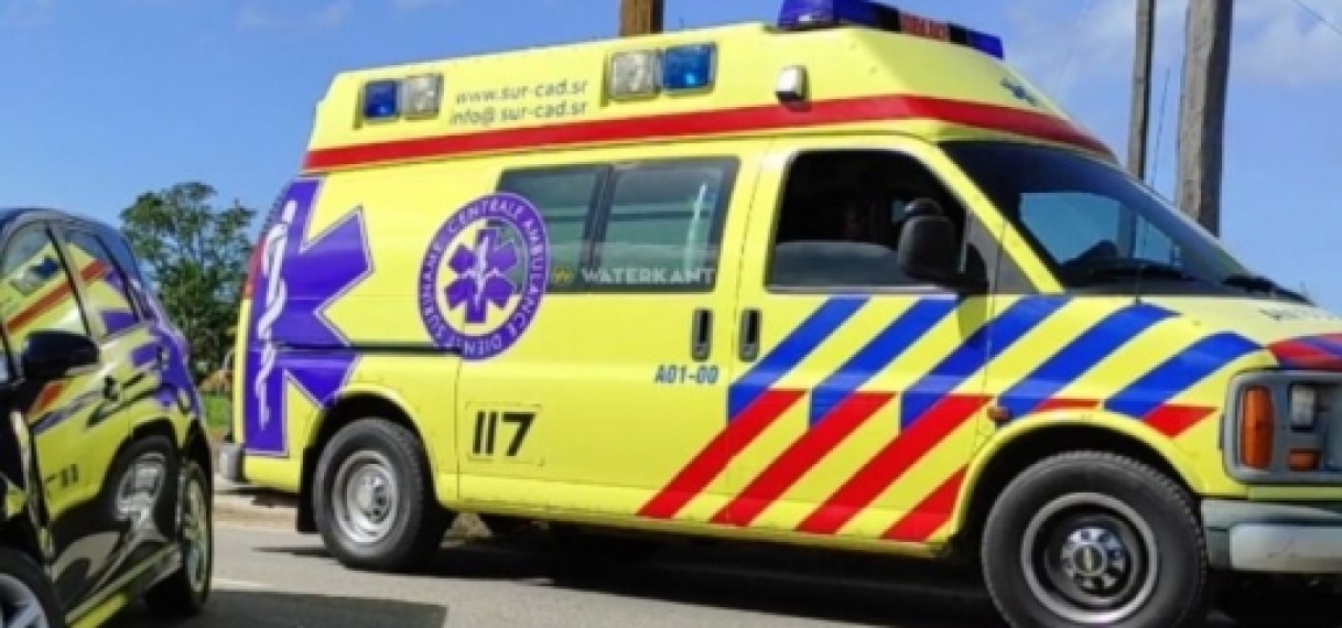 Aannemer in borst gestoken