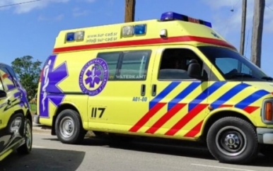 Aannemer in borst gestoken