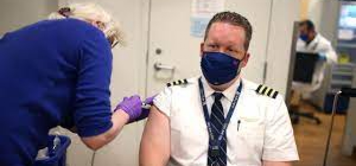 United Airlines ontslaat bijna zeshonderd ongevaccineerde werknemers