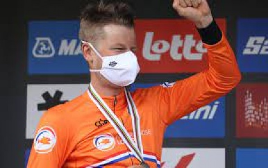 Na weken vol kopzorgen geniet Moerenhout van WK-zilver Van Baarle