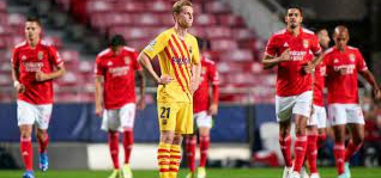 Koeman dieper in problemen bij FC Barcelona na afgang in CL bij Benfica