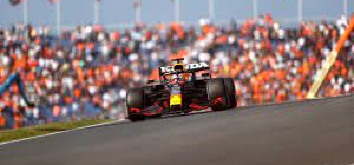 Verstappen tweede achter Hamilton in lang onderbroken training op Zandvoort
