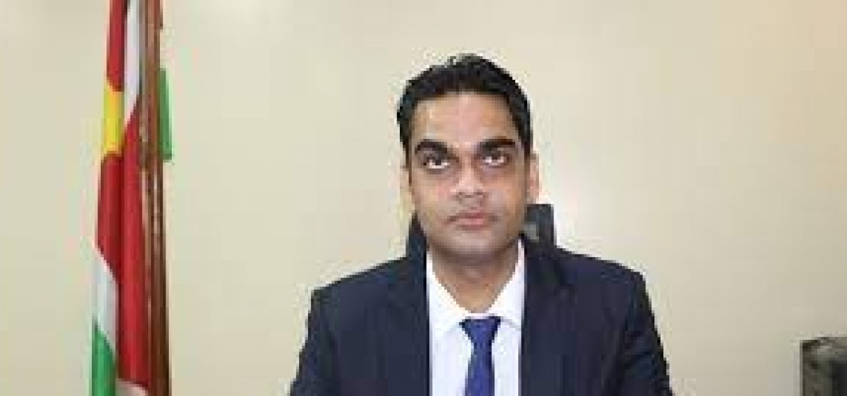 Minister Ramadhin doet landelijke oproep aan zorgmedewerkers