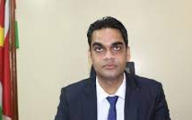 Minister Ramadhin doet landelijke oproep aan zorgmedewerkers