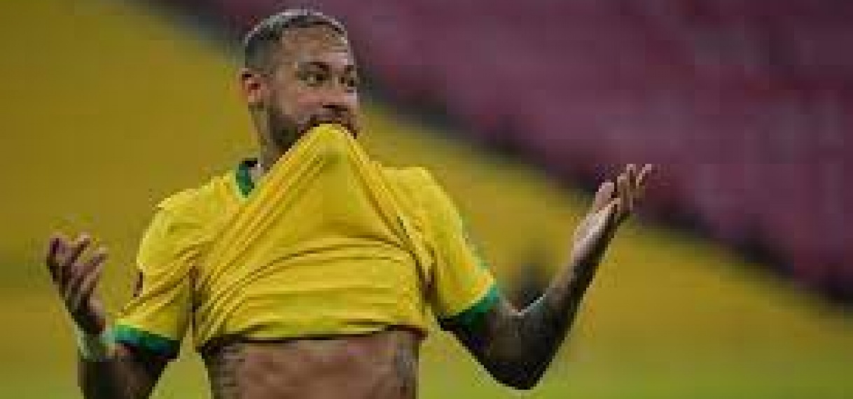Neymar klaagt over gebrek aan respect: ‘Weet niet wat ik nog meer moet doen’