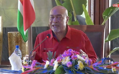 Desi Bouterse heeft persconferentie belegd