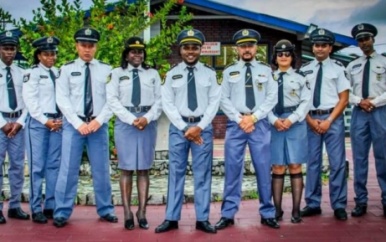 Bestuur Surinaamse Politiebond naar Nederland