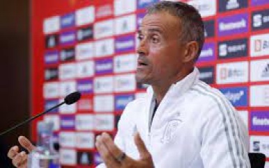 Spaanse bondscoach Enrique botst met pers voor Nations League-duel met Italië