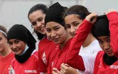 Circa honderd Afghaanse voetballers geëvacueerd en naar Doha gebracht