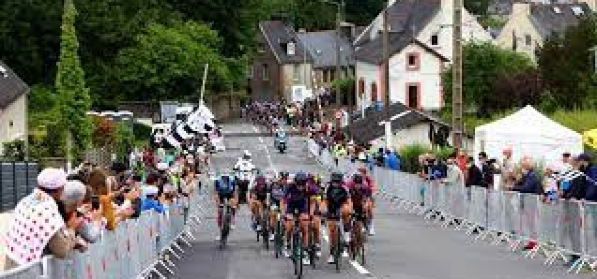 Eerste Tour de France voor vrouwen over acht etappes eindigt op La Planche