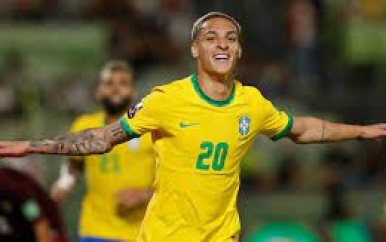 Thiago Silva lovend over Ajax-aanvaller Antony: ‘Ik heb nog nooit zoiets gezien’