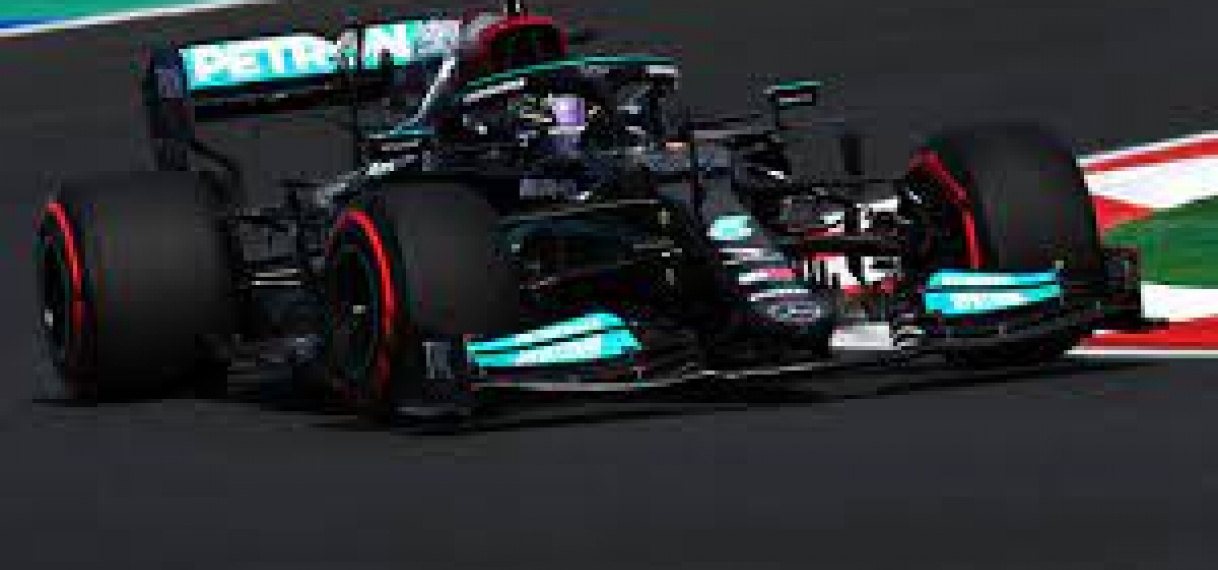 Hamilton opnieuw de snelste in Turkije, Verstappen komt nog niet op gang