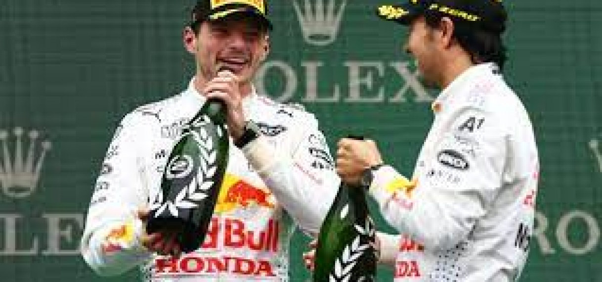 Verstappen grijpt WK-leiding met tweede plek in GP Turkije, zege Bottas