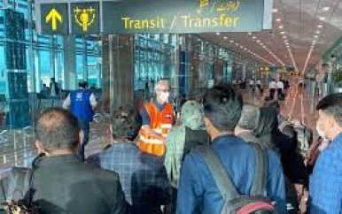 Tientallen Afghanen, onder wie tolken, via Pakistan geëvacueerd naar Nederland