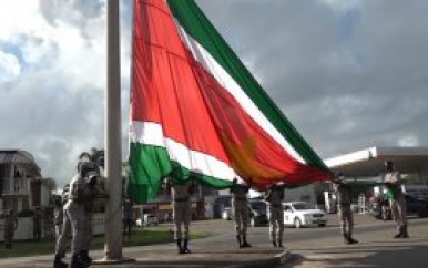 Surinaamse mammoetvlaggen illustreren nationalistisch bewustzijn