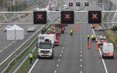 A12 bij Zoetermeer in beide richtingen dicht na dodelijke aanrijding