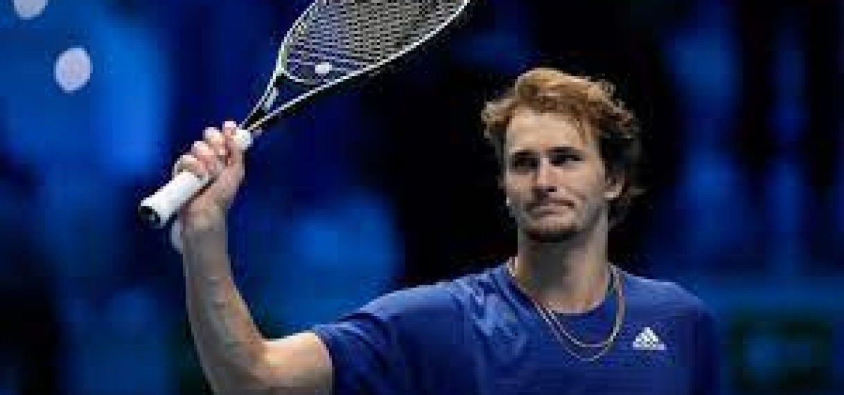 Zverev treft Djokovic in halve eindstrijd ATP Finals, Medvedev wint moeizaam