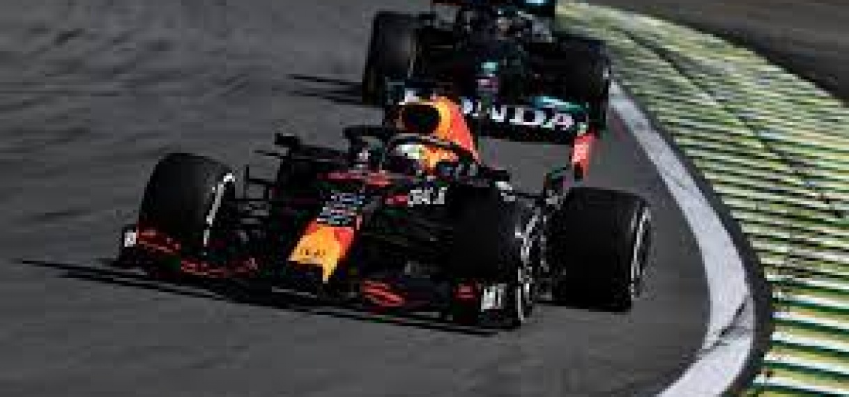 FIA oordeelt vrijdag over bezwaar Mercedes rond duel Verstappen en Hamilton