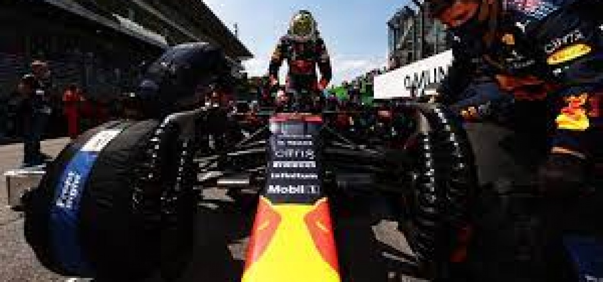Verstappen vervolgt titelstrijd dit weekend in Qatar: bekijk hier het tijdschema