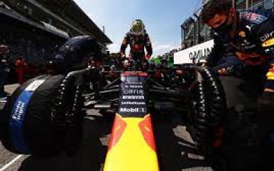 Verstappen vervolgt titelstrijd dit weekend in Qatar: bekijk hier het tijdschema
