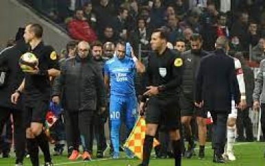 Franse sportminister: ‘Supportersgeweld brengt toekomst van voetbal in gevaar’